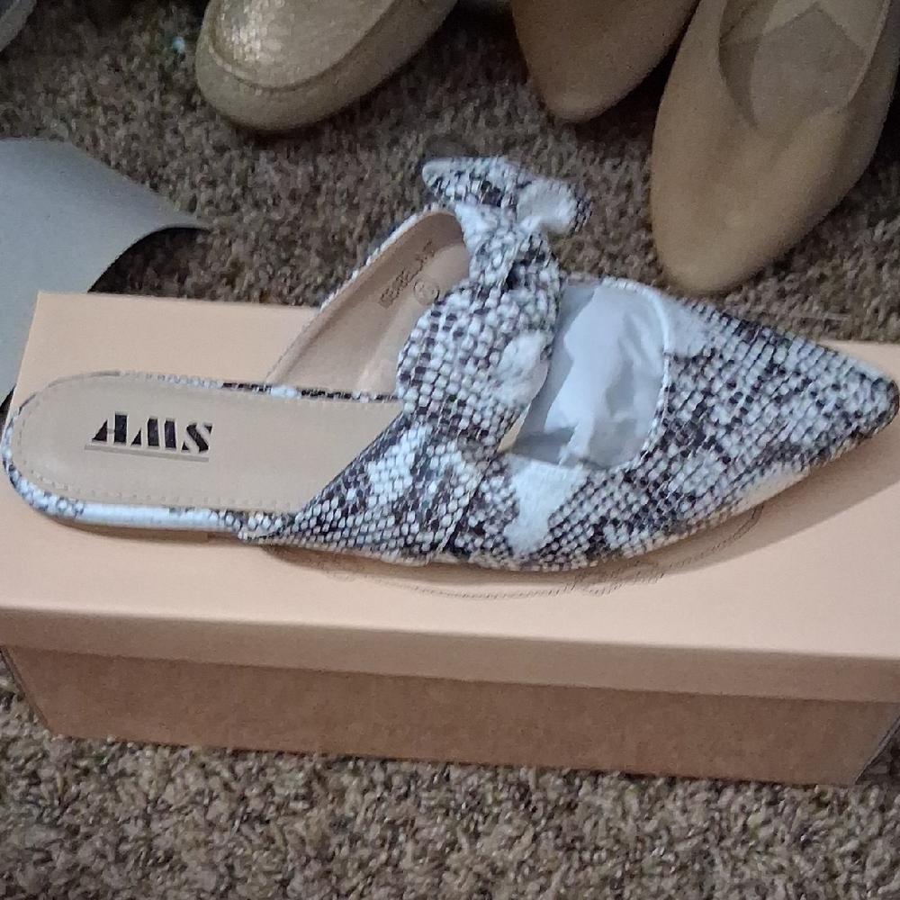 Brand New AMS Isabella Snakeskin Mules with Open Back Size 7 And 1/2
